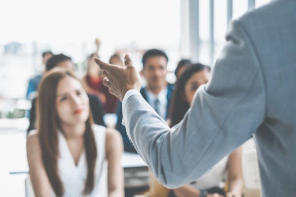 Talleres de liderazgo; vista general de un taller durante la parte práctica.